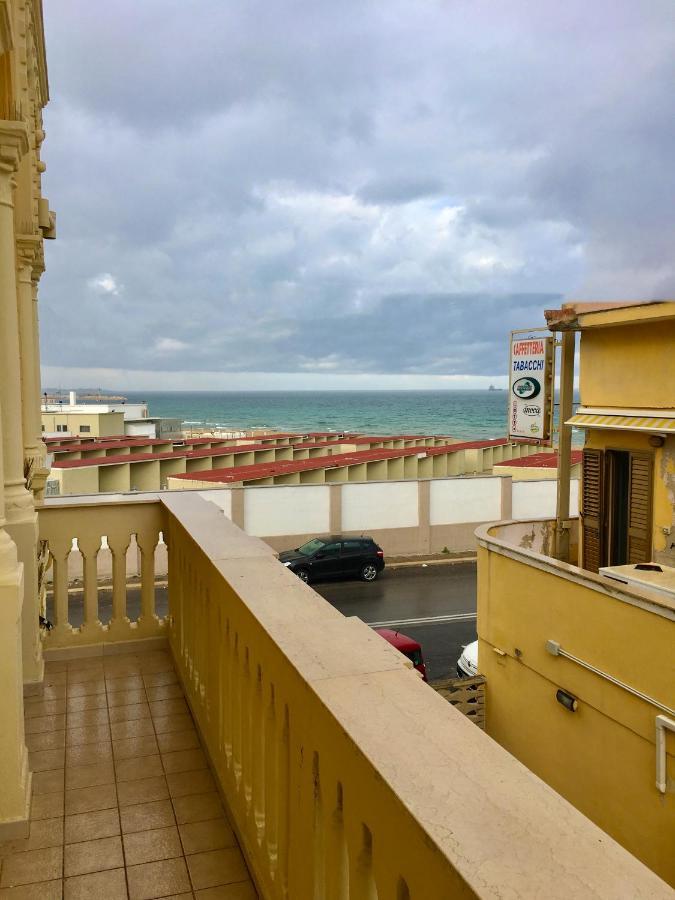 Appartamento Di Fronte Al Mare By Apulia Accommodation 巴里 外观 照片